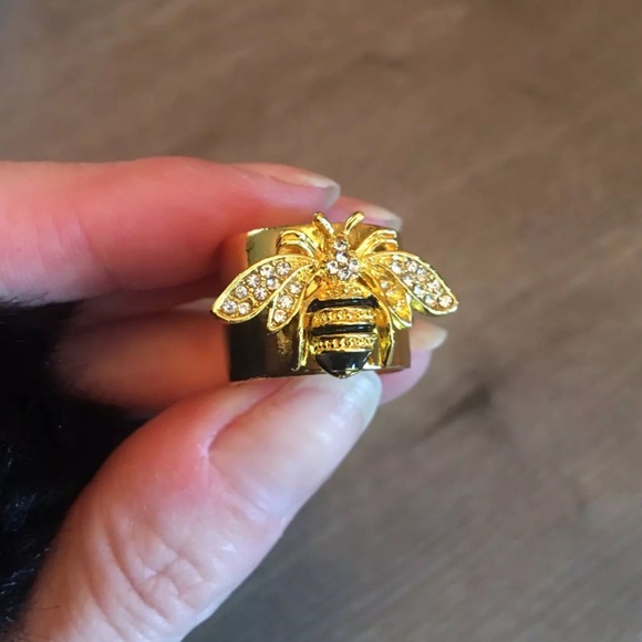 🐝 Gold Shiny Diamond Bee Statement 925 Ring 🐝 - Picture 5 of 10